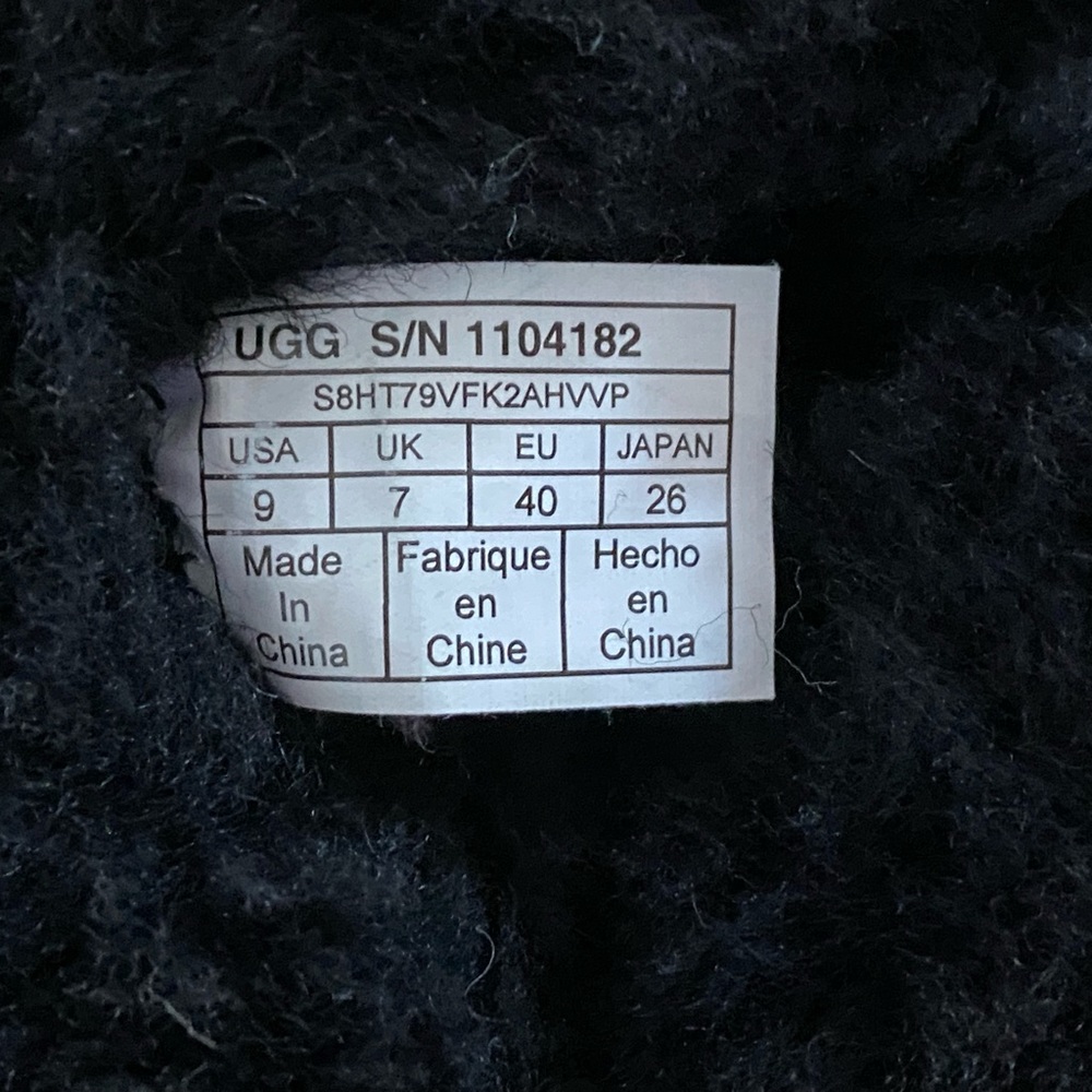 UGG Boots - Picture 4 of 8